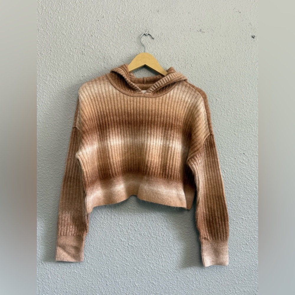 Offline by aerie Ombré Cropped Hoodie Size‎ Small Relaxed fit